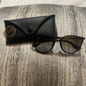Never worn before ray-ban “Erika Classic”